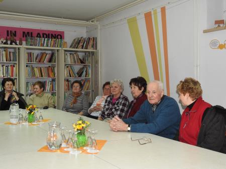 V prostorih Knjižnice in čitalnice Razkrižje je potekalo predavanje v okviru projekta SuhDan 2